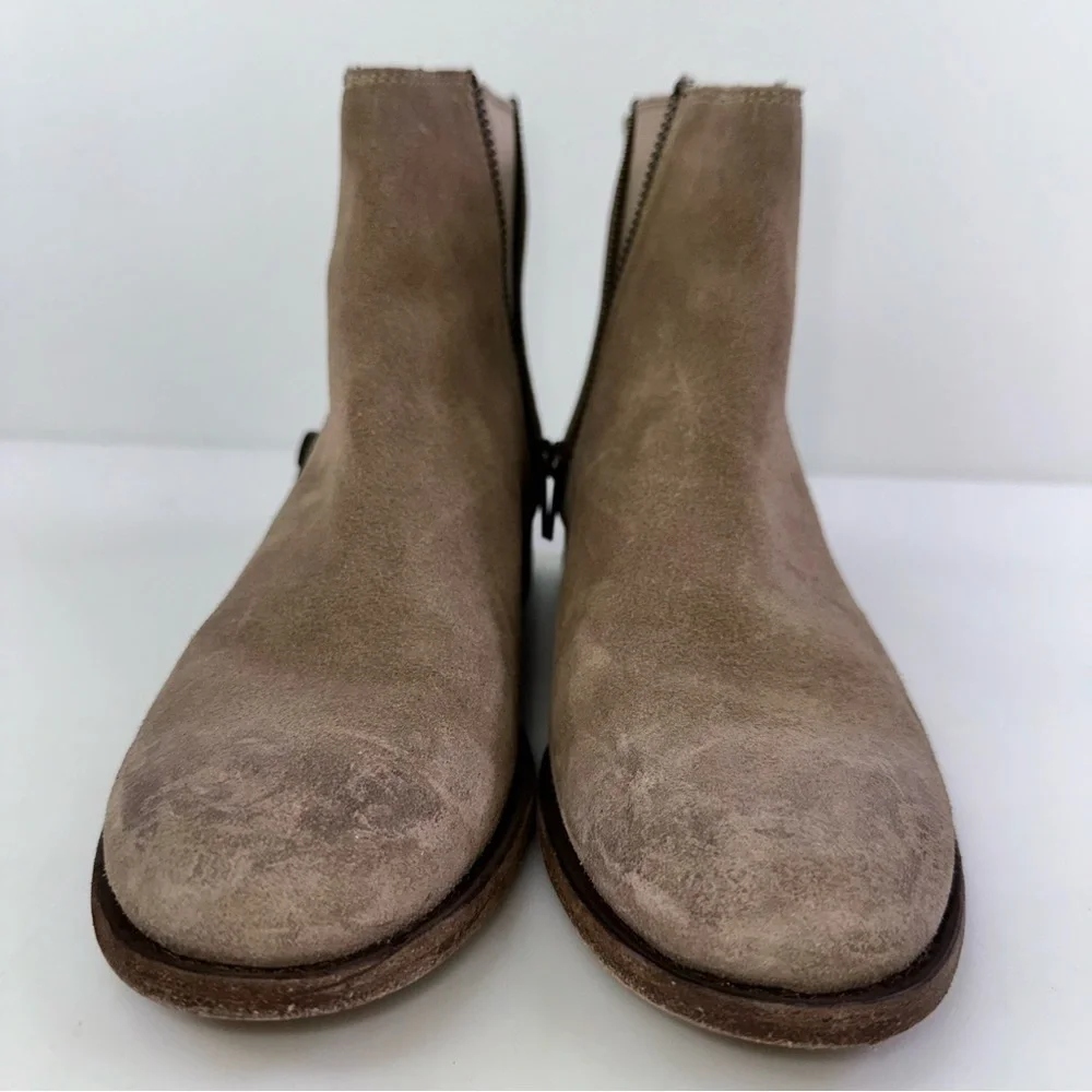FRYE 3478248-Ash Women's Suede Carly Zip Chelsea Boot Sz 7.5B